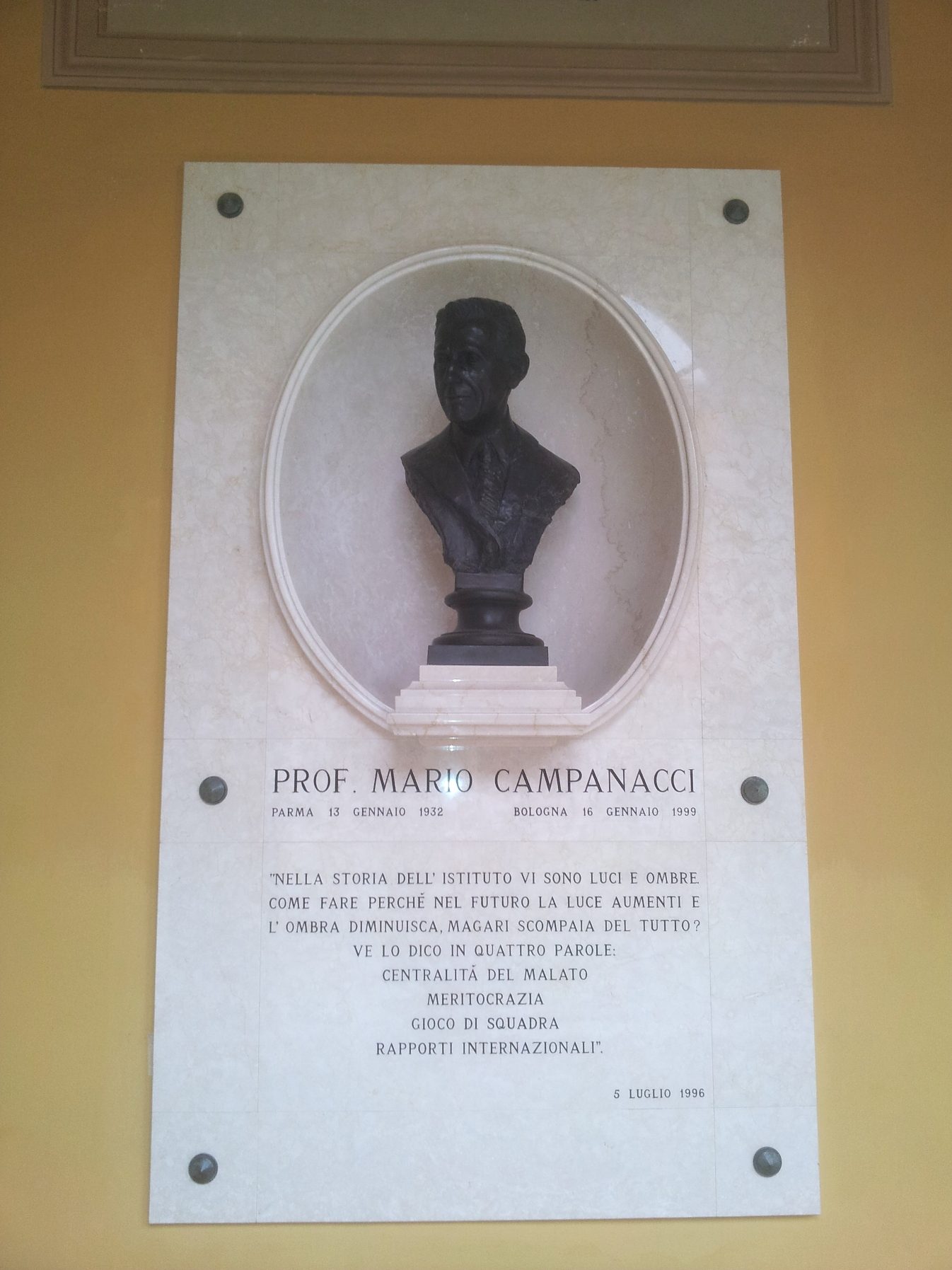 Mario Campanacci's monument, Istituto Rizzoli, Bologna - 01.jpg